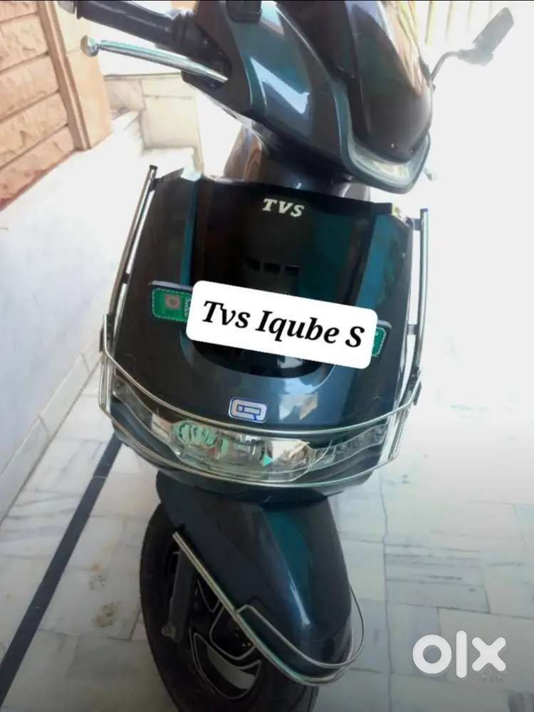 TVS iQube S Mercury Grey Glossy Finish