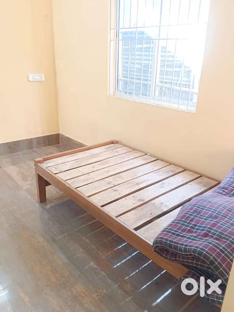 Single room for rent at Six mile .