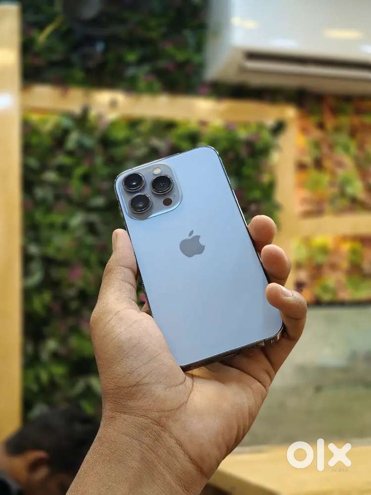 Royal Mobiles iPhone 13 Pro 256GB