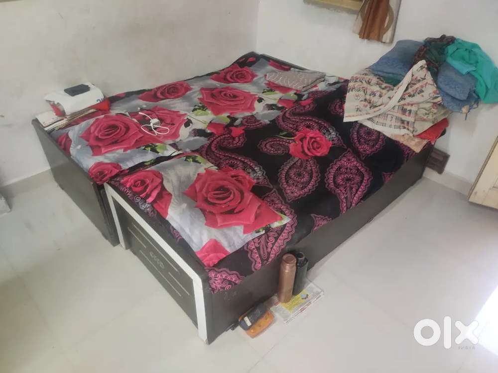 Used Double Bed Storage cum Shety
