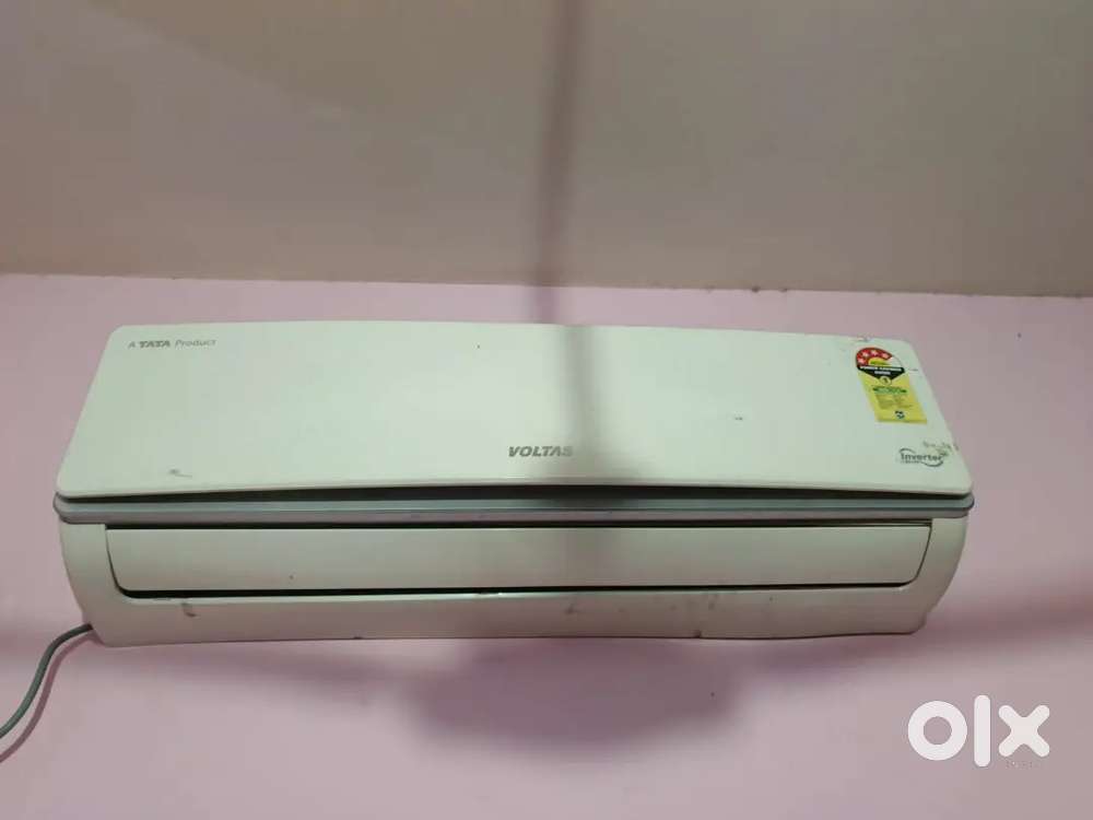 Voltas 1.5 ton 4 Star Split AC (Air conditioner)
