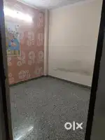 2bhk room available for boys/girls.