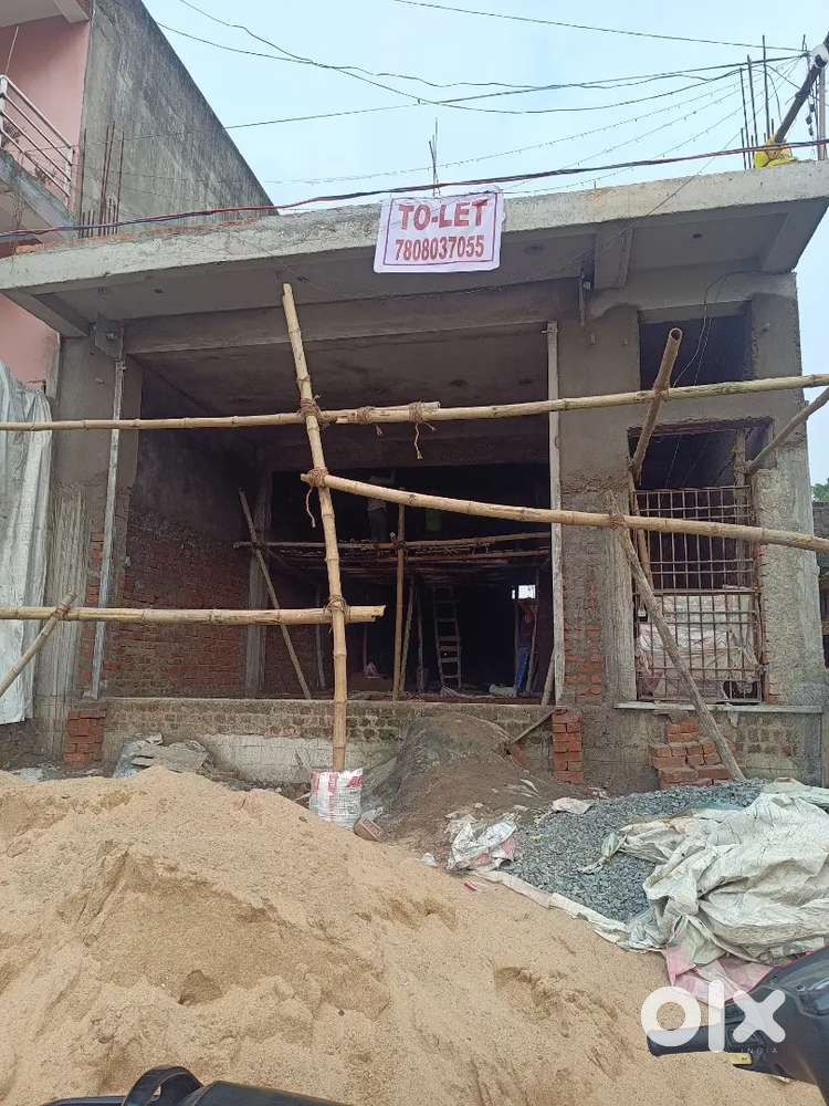 Commercial Space available on Rent for Shop or Showroom on road