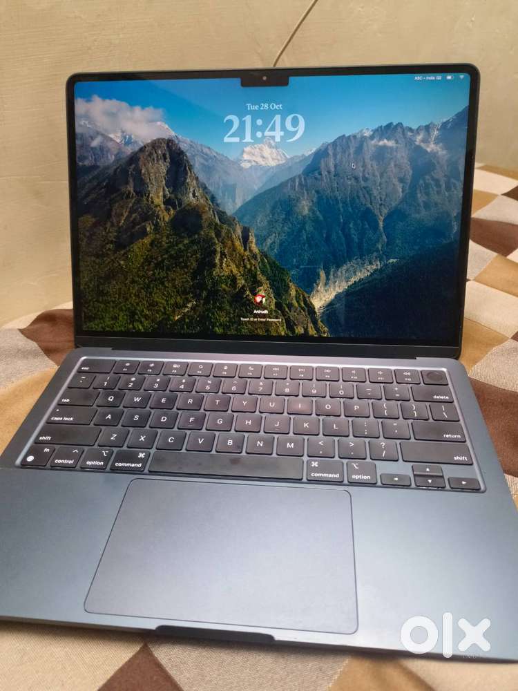 Apple Macbook Air13 M2 (RAM 16 GB, Memory 256GB)