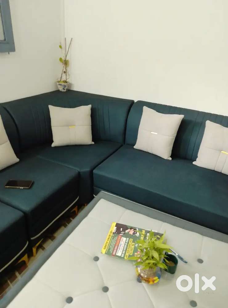 Room. PG for boys girls. Job person available