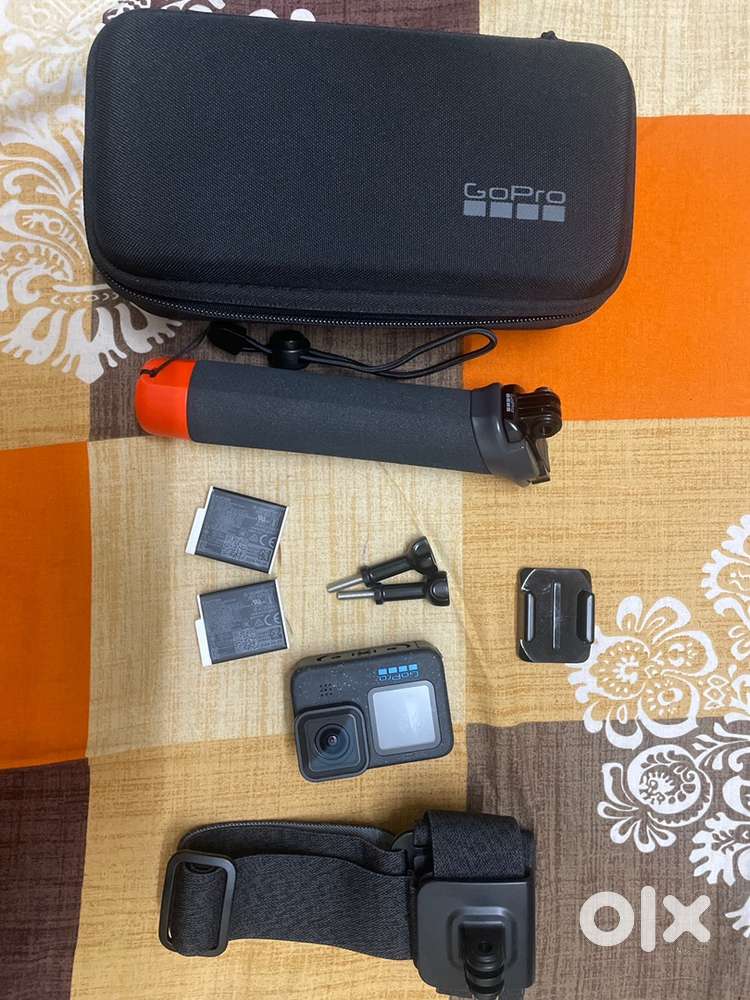 Go Pro Hero 12 with bundle set