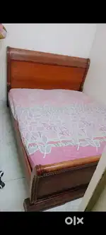 Elegant Italian look queen size double bed with mattress