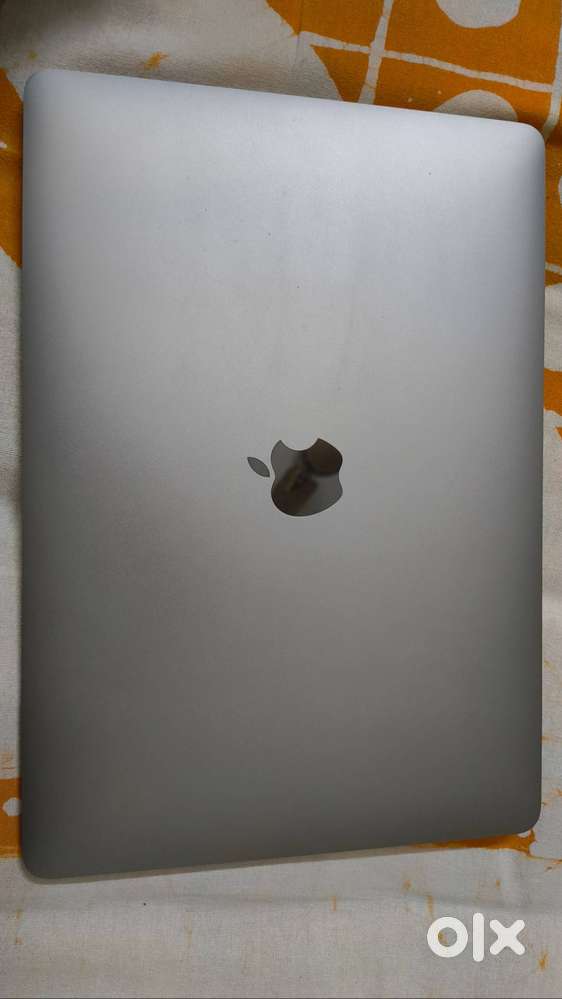 Apple Macbook Air M1 (with apple care+)