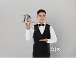 Waiter requirment in 5 Star hotels