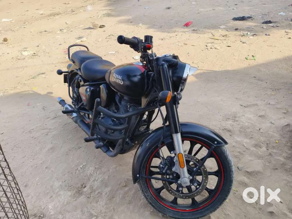 Royal Enfield stealth black s