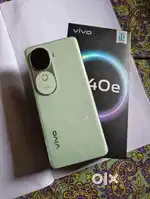 Vivo v 40 e showroom condition 10 month warranty