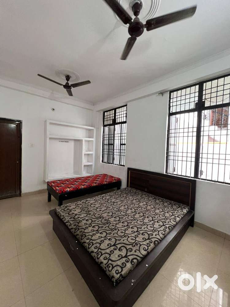 Indipendente Room with attached washroom at Hyderabad Gate
