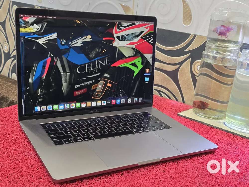 Apple Macbook Pro i9/16/512gb/5.5Gb Graphics 15inch Retina Touchbar