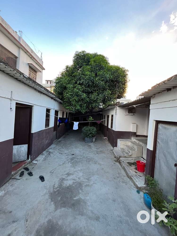 House on Rent for Running any Business.