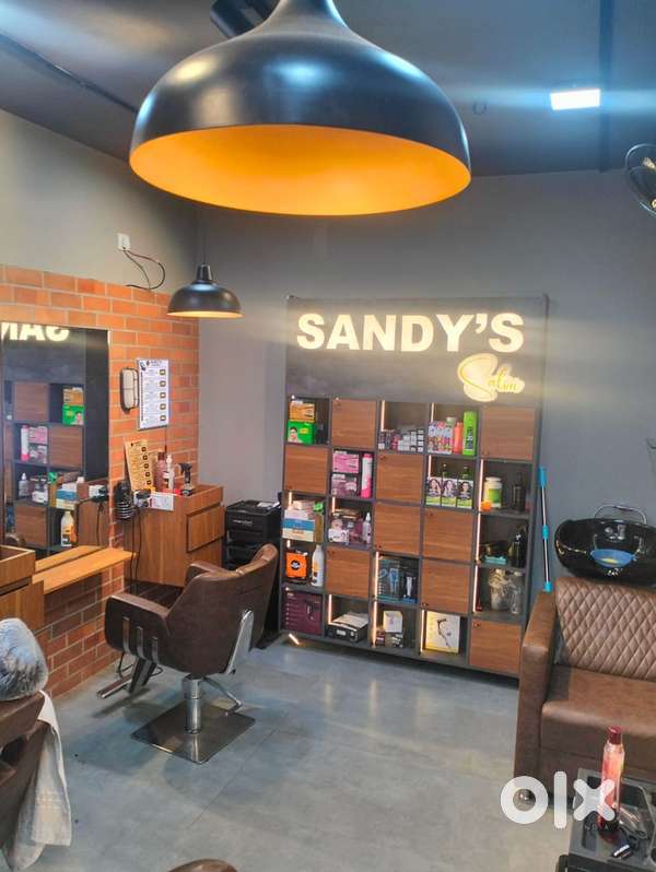 Hiring Salon manager .