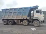 2 gadi bechna hai ek 2017 modal oe ek 2011 modal