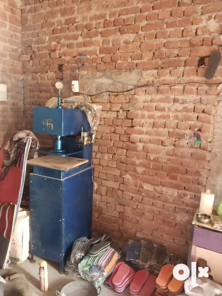 Chappal banane ki machine