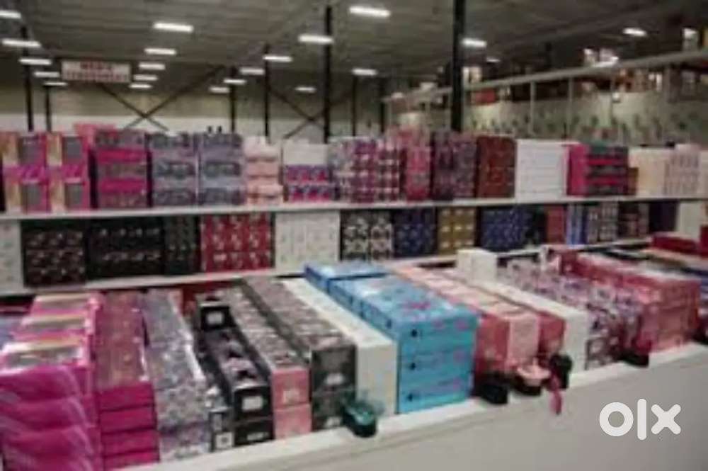 Wanted male/ female packing staffs [ 8.30 am to 5]