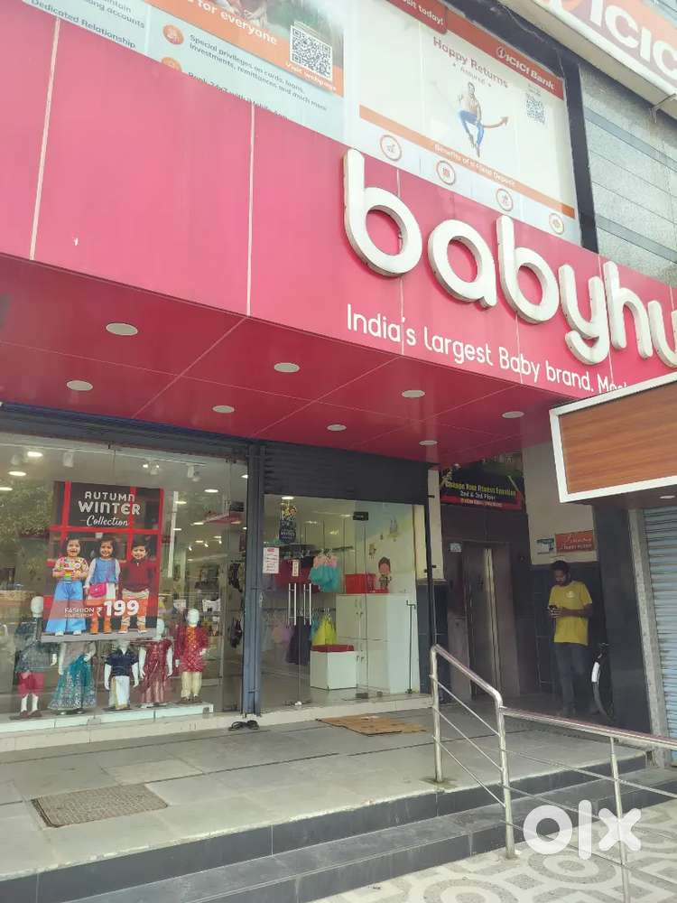 Need Sale Person -Age upto 30 years