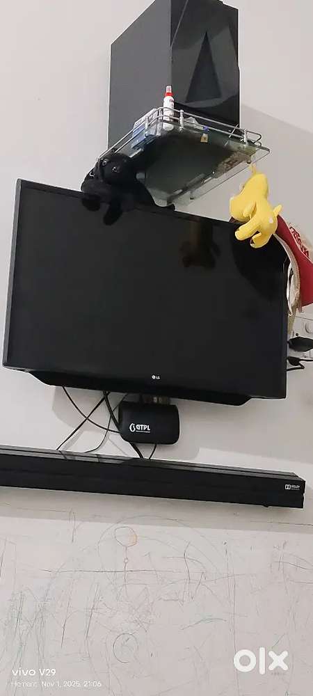 32 inch LG in built woofer Magic remote TV 6000 ma apvanu chhe