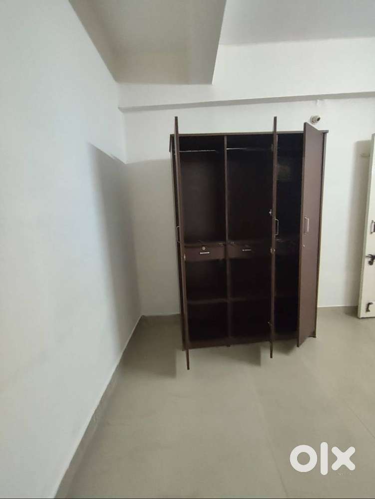 2BHK Semi-Furnished Apartment for Lease in Devarabeesanahalli