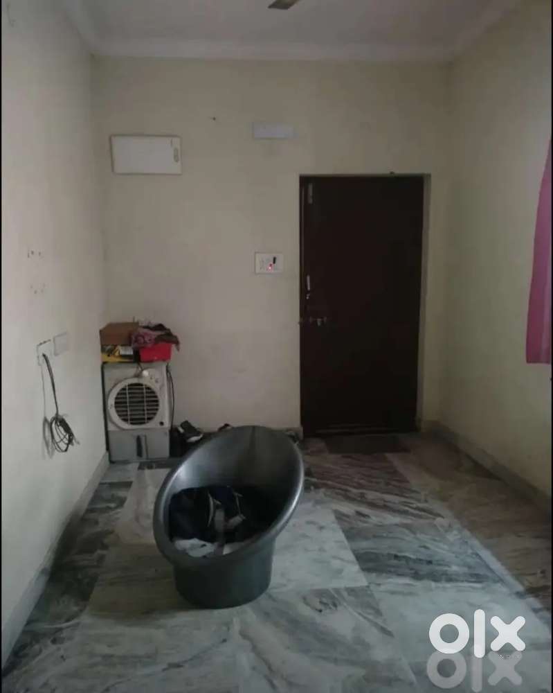 Sharing room available