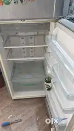 Refridgerator in working condition