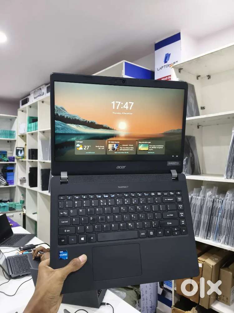 Modern Lightweight Laptop Acer Travelmate i5-11th Gen 8GBRAM 512GB SSD