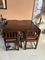 4 seated Sheesham dinning table