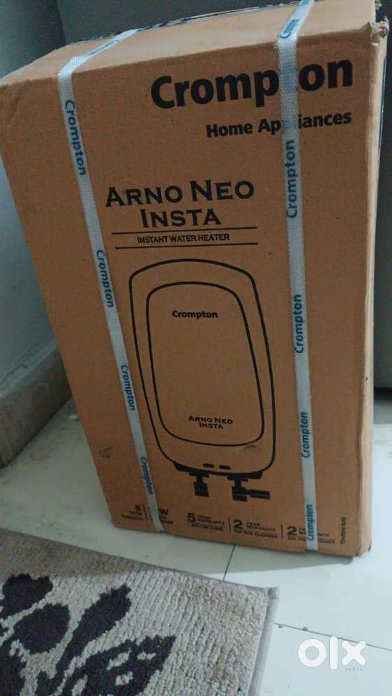 Crompton instant water geyser