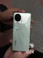 Vivo v40e 10 months old phone with bill box original charger