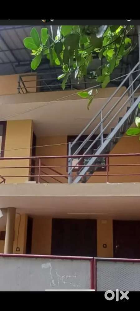 Hostel building for rent near kakkanad 
5bhk
43 bed space