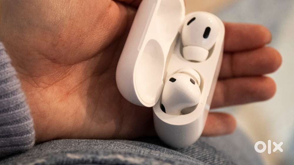 Airpods sealed packed new condition with orignal pop up in iphones