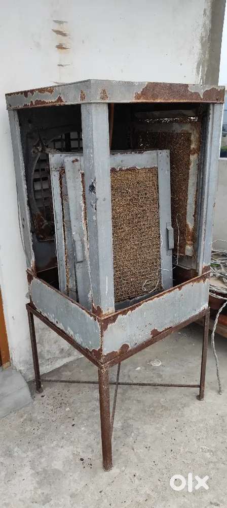 Iron Coller with stand and water purifier