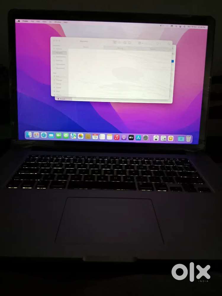 Apple  macbook pro 1398 , 16GB ROM , 256GB storage,15.6 inches display