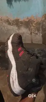 This is very good condition shoes