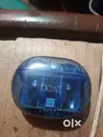Ear buds boat