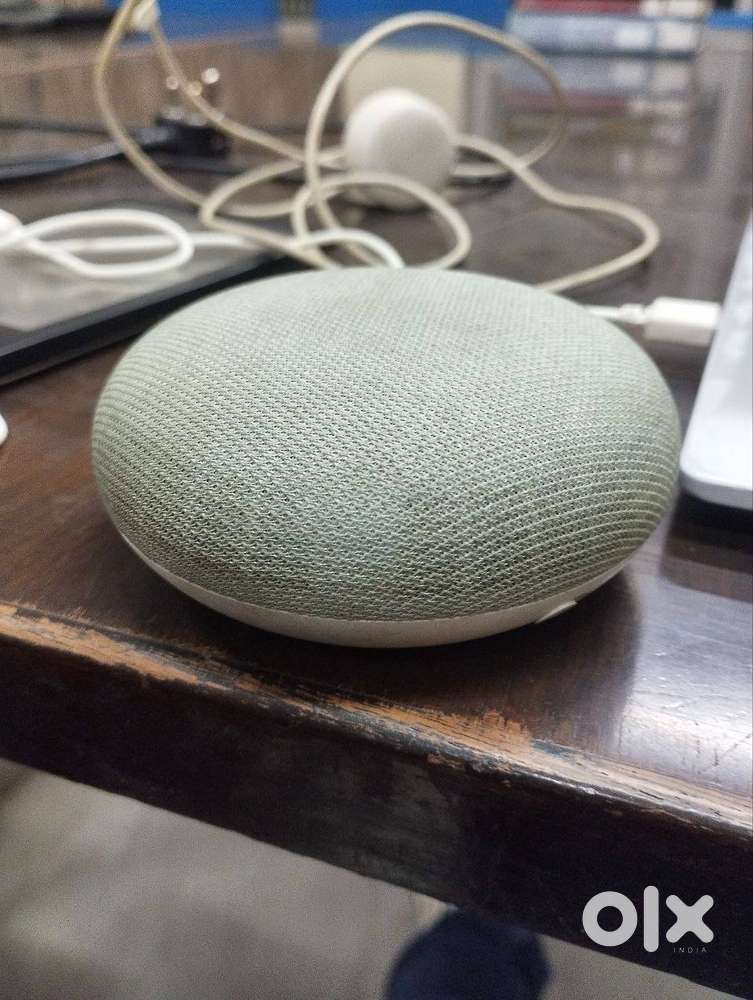 google home mini in excellent condition
