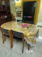 Dining table with 4 chair