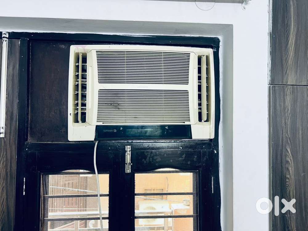5 star Hitachi Doubble bower Window Ac