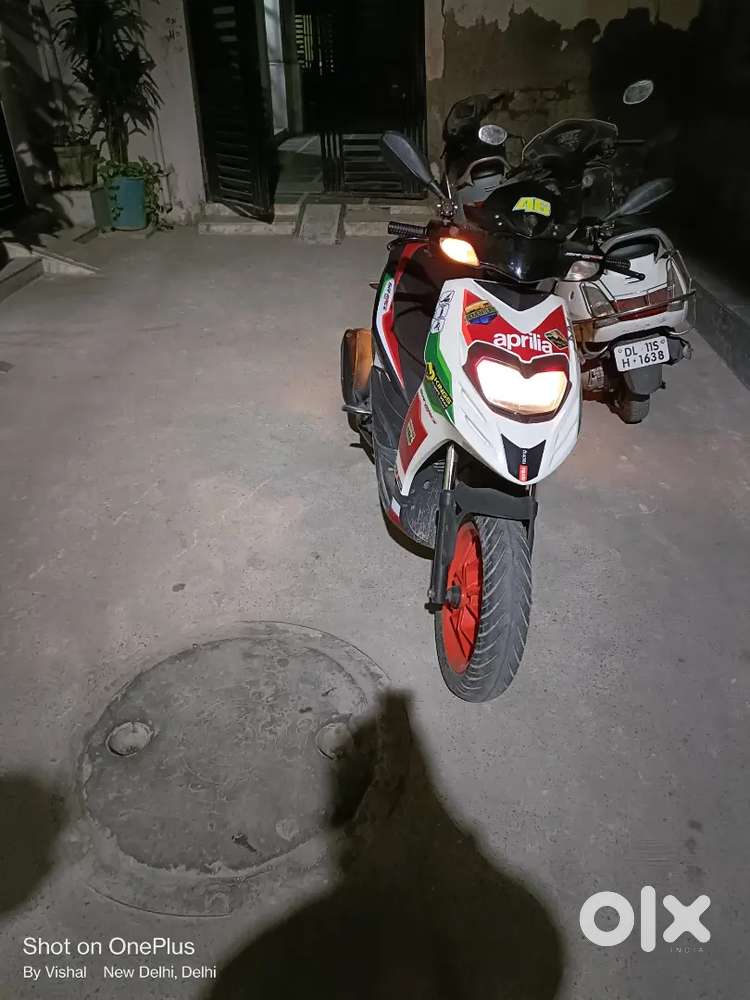 Aprilia sr 150 race edition abs