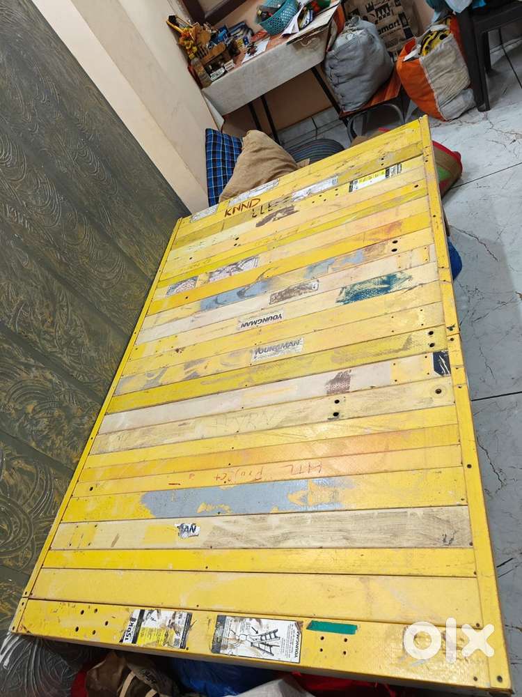 BED: 6*4 dimensions bed (takhat)
