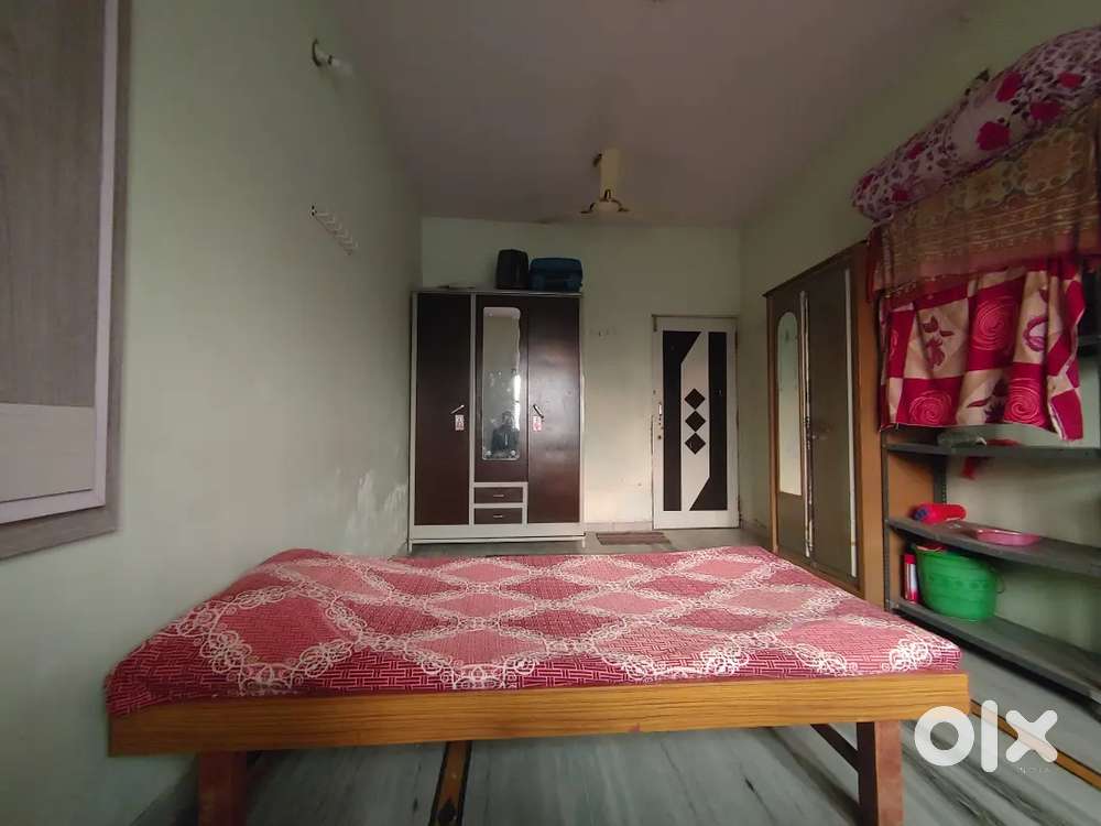 Urgent Roommate required