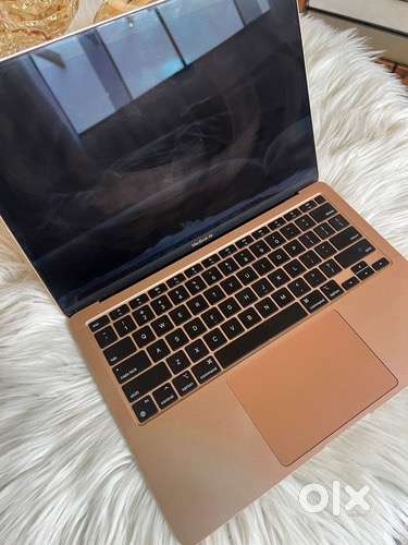 Apple macbook M1 air 8 RAM /256SSD extreme new condition ZERO DENT