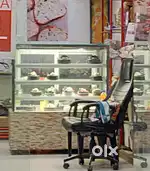 Cake counter 4 feet