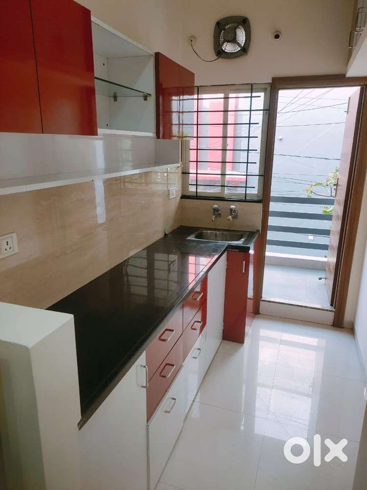 2bhk furnished flat available on rent new palasiya indore