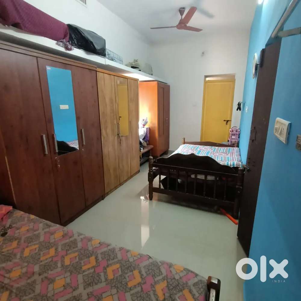 boys and  .girls pg..with food ..derebail konchady, ,