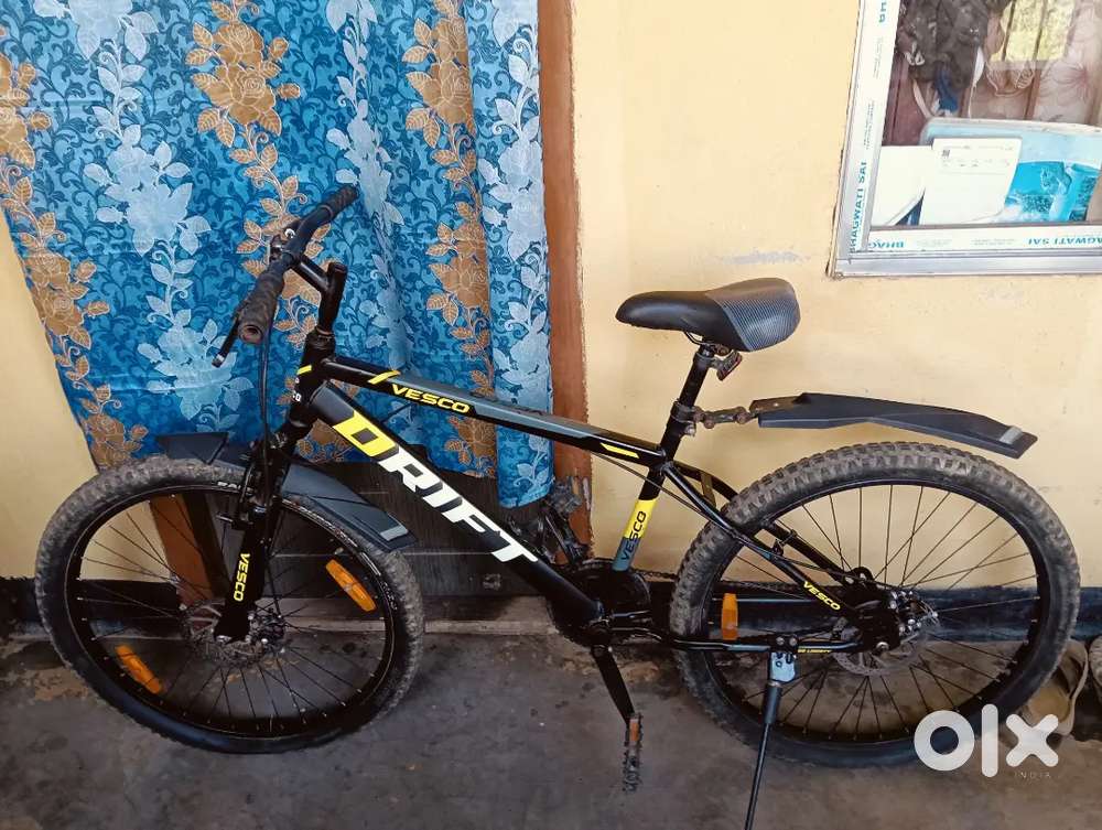 Vesco Drift, Dual disc brakes, non-gear, 5 months old, 26 size