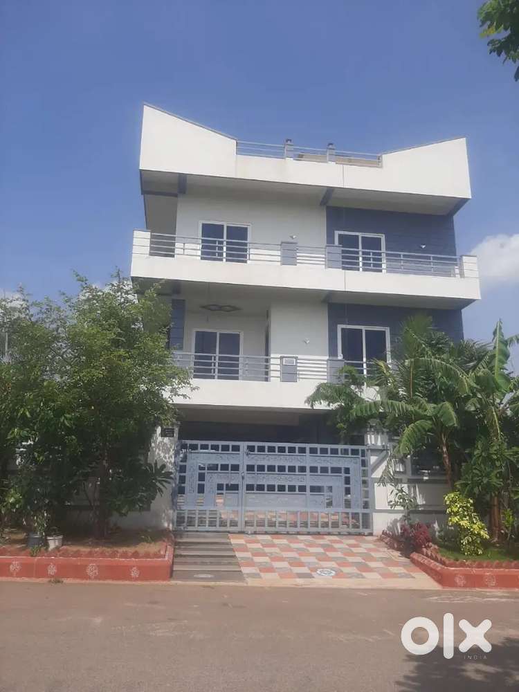 Luxurious Villa for sale in prestigious golf community