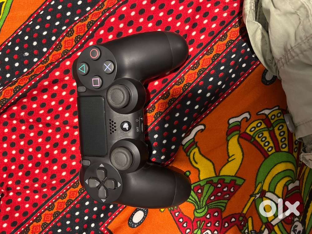 PS4 Controller